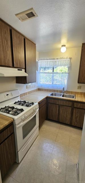 Building Photo - 1527 Temple Heights Dr