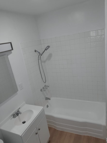 Building Photo - 1230 W Hillandale Ave