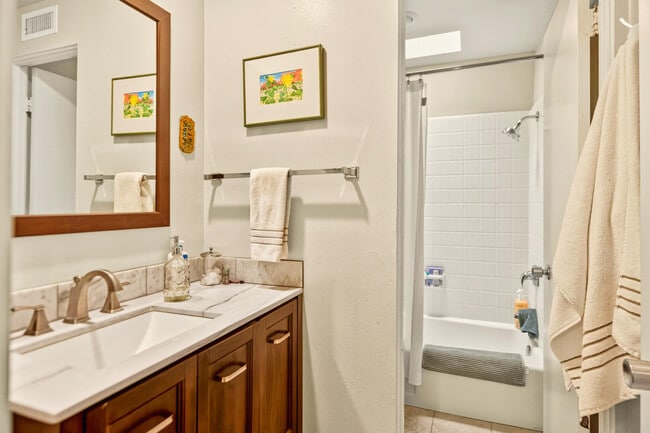 Building Photo - 46750 Mountain Cove Dr