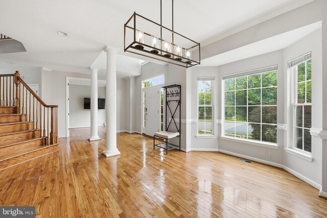 Building Photo - 6355 Willowfield Way