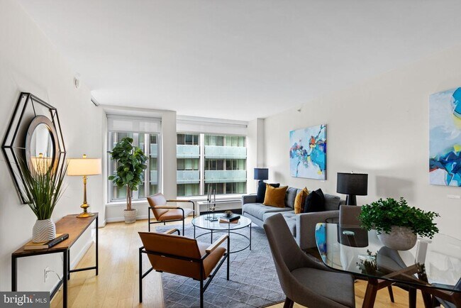 Building Photo - 1101 3rd St SW