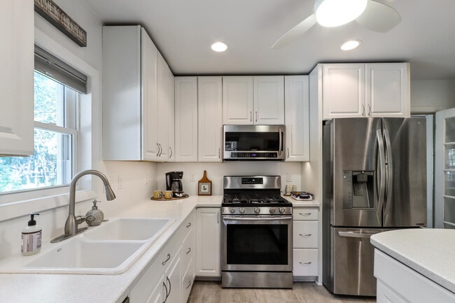 Building Photo - 1137 Dorwood Dr