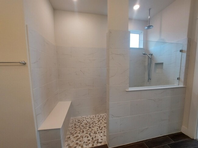 Building Photo - 401 Verbena Dr