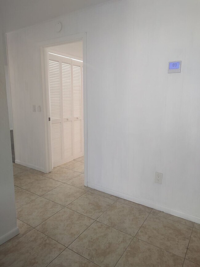 Building Photo - 12201 Sandalwood Dr