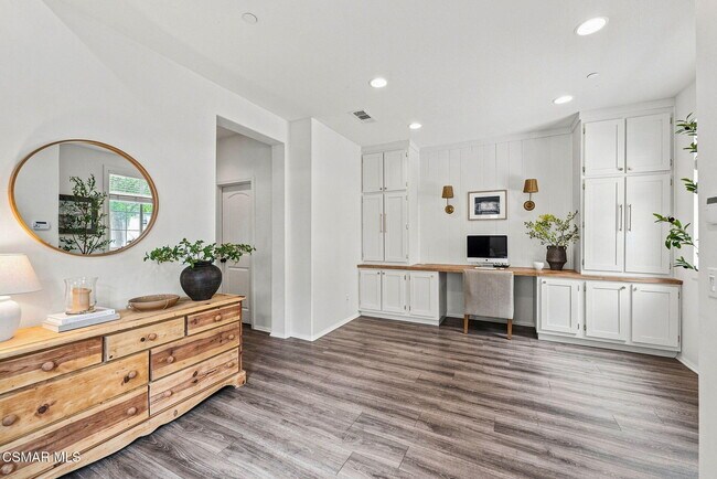 Building Photo - 425 Stratus Ln