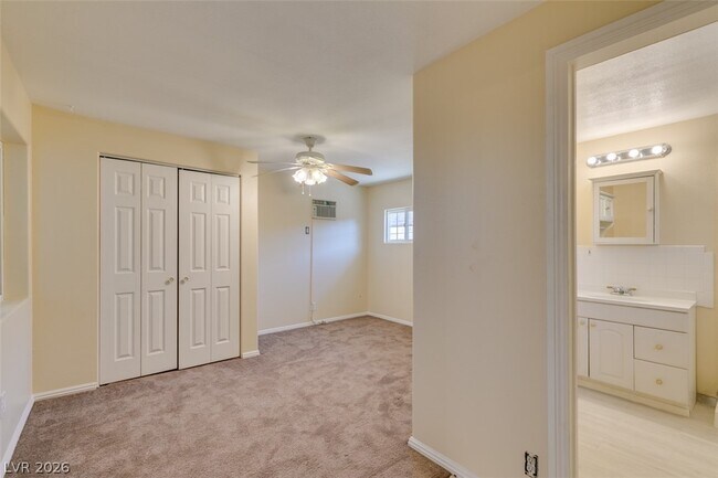 Building Photo - 5 Mallory St