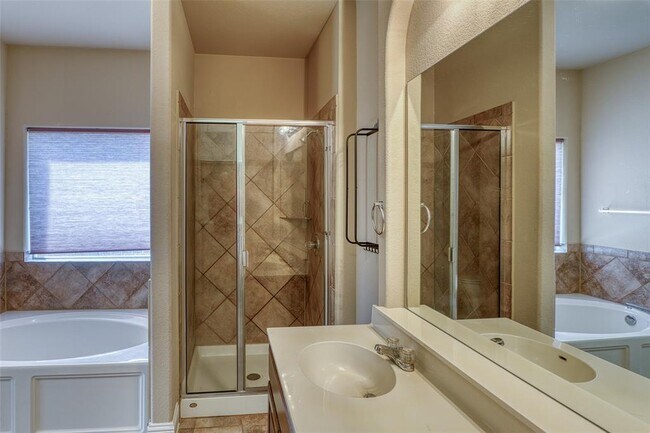 Building Photo - 11033 Desert Willow Loop