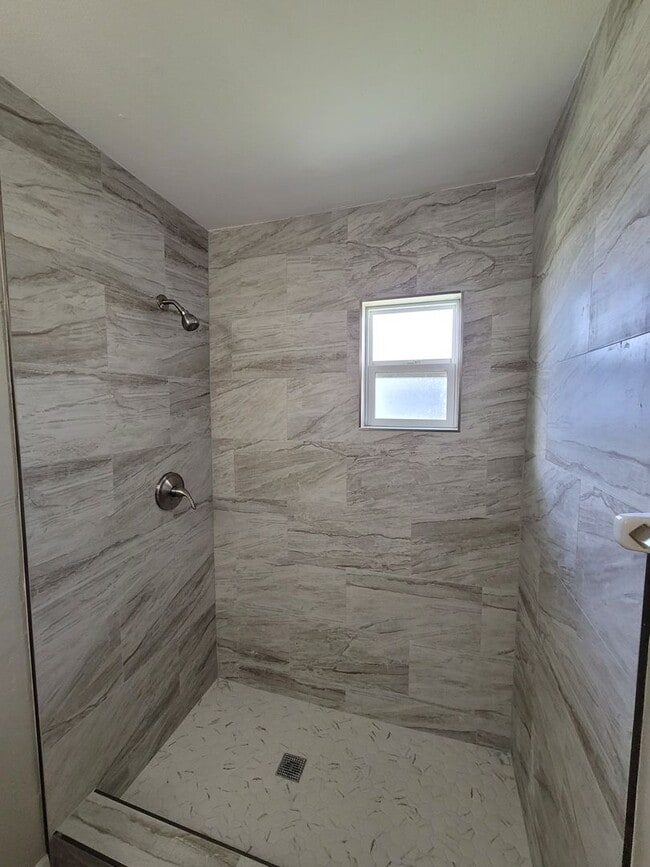 Building Photo - Duplex for rent