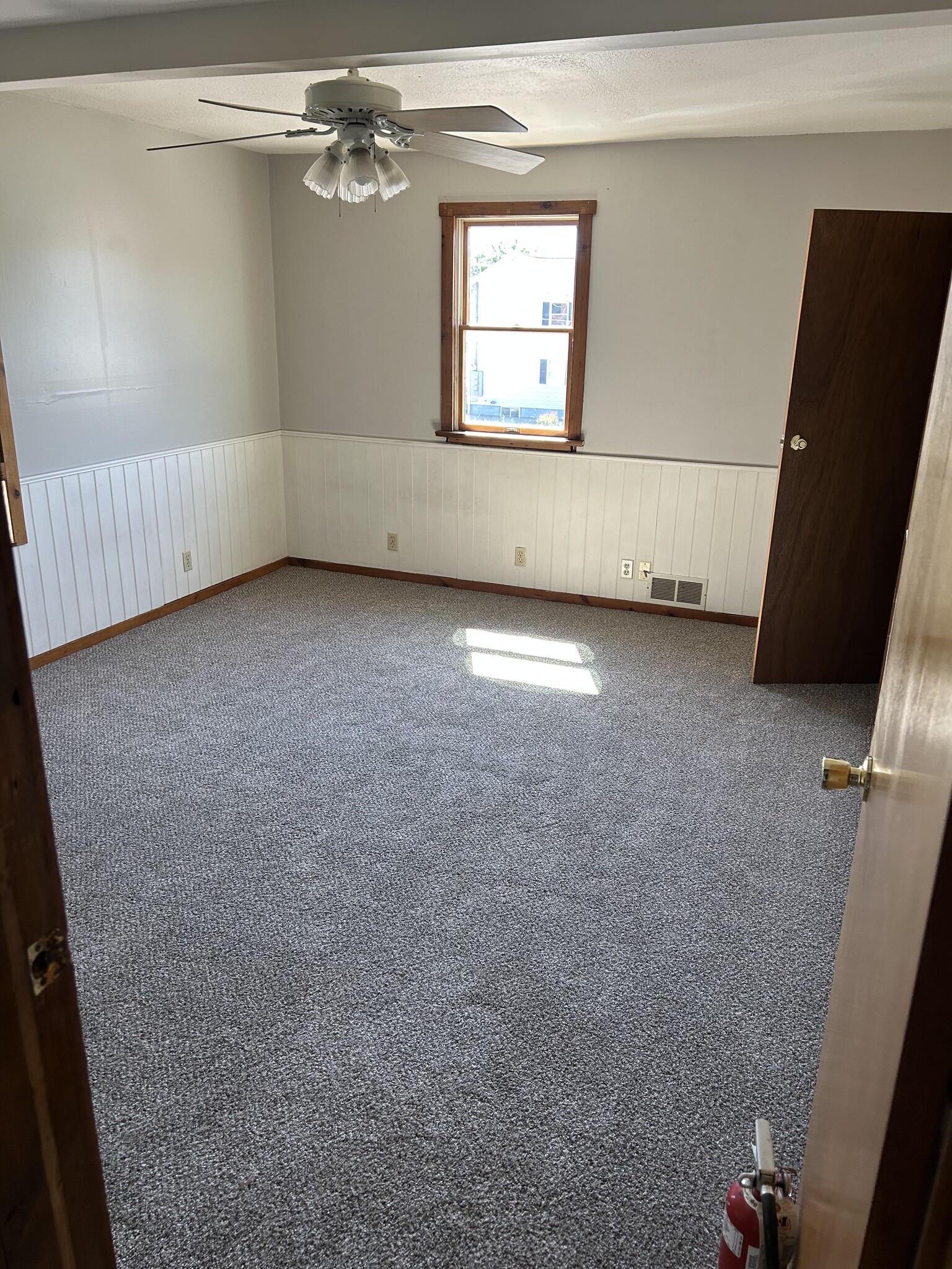 larger bed - 142 Liberty St