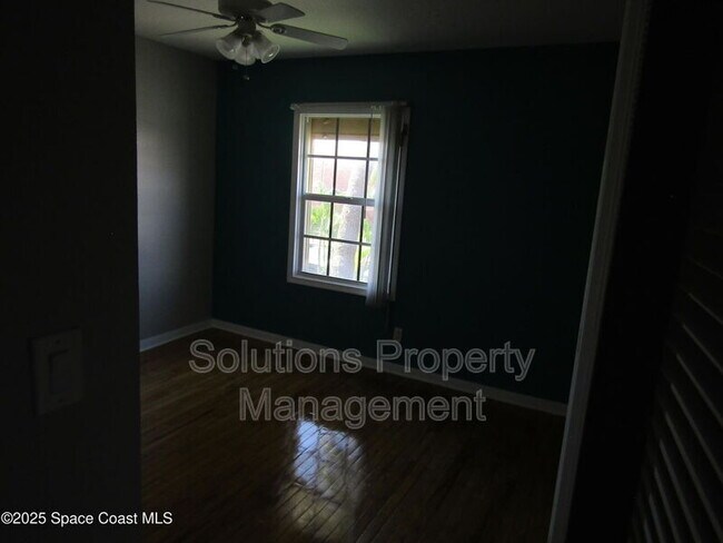Building Photo - 910 S Colonial Ct