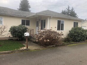 Building Photo - Lisa Johnson Duplex (LJ)