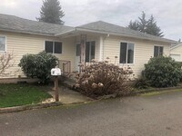 Building Photo - Lisa Johnson Duplex (LJ)
