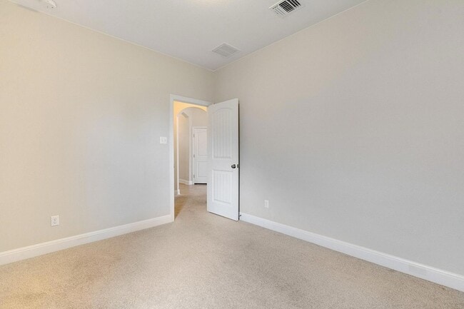 Building Photo - 3215 Honey Peach Way