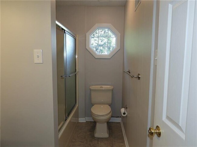 Building Photo - 2630 Birchwood Ln
