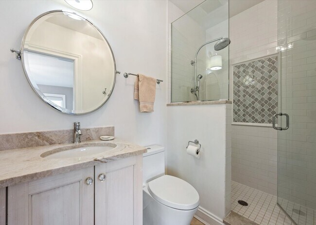 Building Photo - 441 W Deming Pl