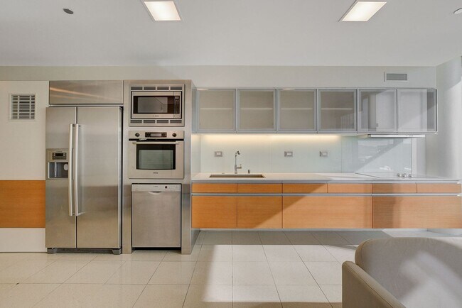 Building Photo - Stunning Strip Views from this Fully Furnished Studio Residence.