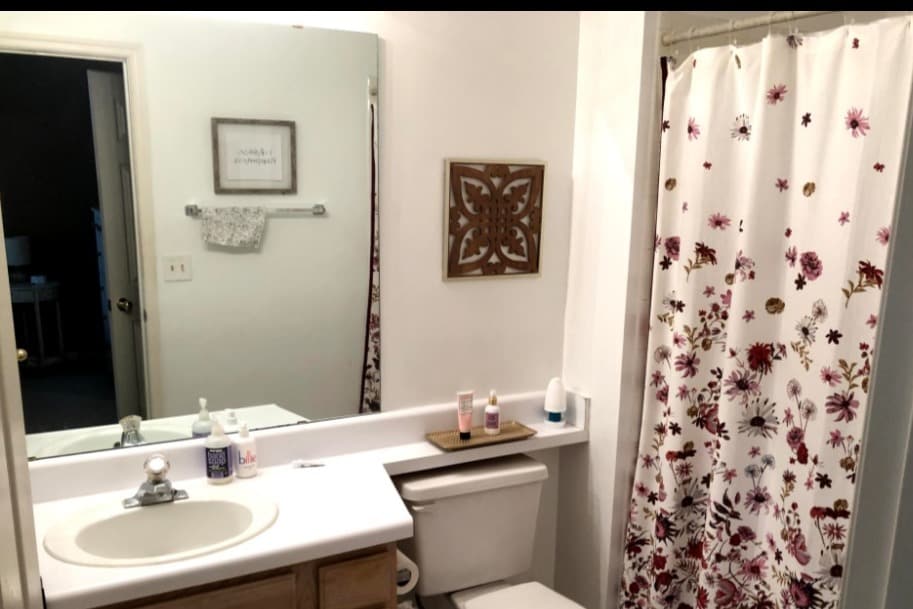 Large bathroom - 12000 Taliesin Pl