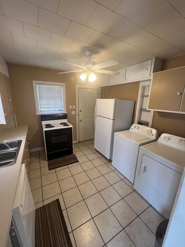 Building Photo - Pre leasing or Available now 3/2 in Heart of Lubbock!