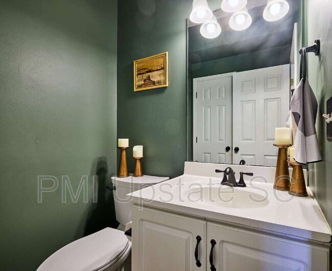 Building Photo - 430 Rosehaven Way