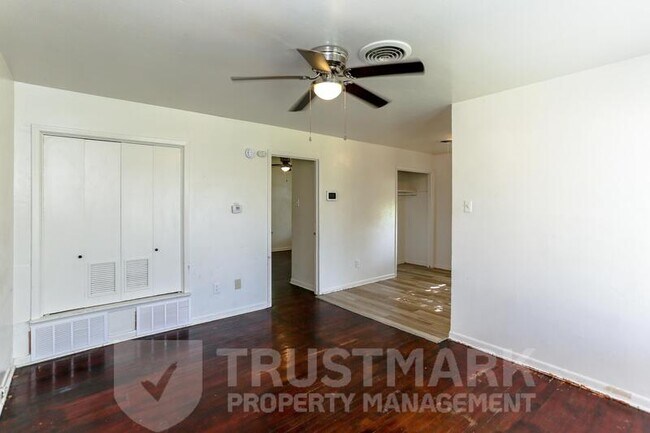 Building Photo - 507 Adams Ave