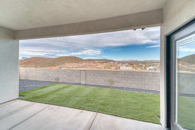 Building Photo - 362 Firerock Way