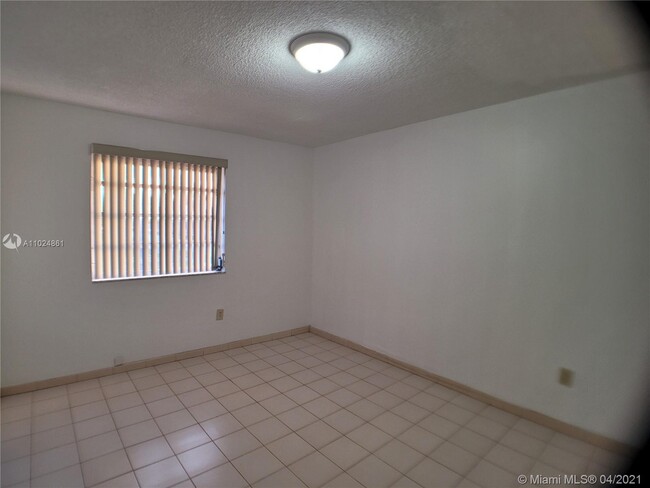 Building Photo - 8990 SW 24th St