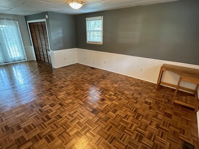 Building Photo - 408 Avery St