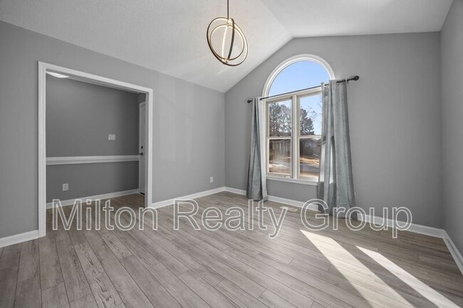 Building Photo - 4320 Falls Dr