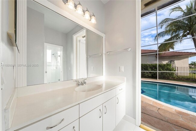 Building Photo - 2893 Oakbrook Dr