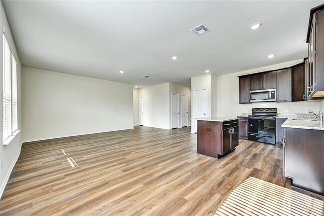 Building Photo - 132 Janice Rd