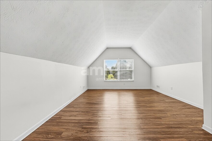 Building Photo - 4254 N Gensen Loop