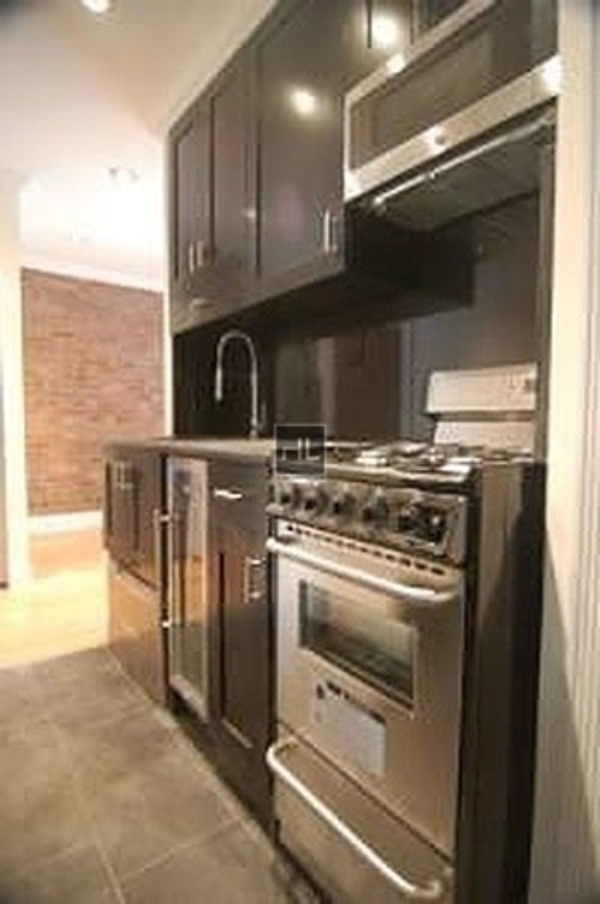 Building Photo - MULBERRY ST.