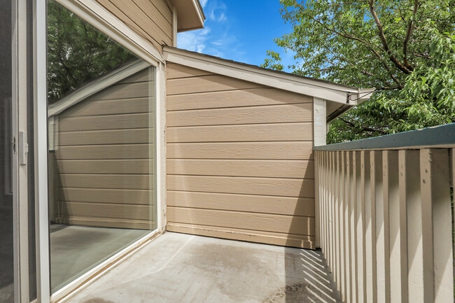 Building Photo - 8475 Pebble Creek Way