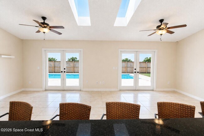Building Photo - 270 Quail Dr