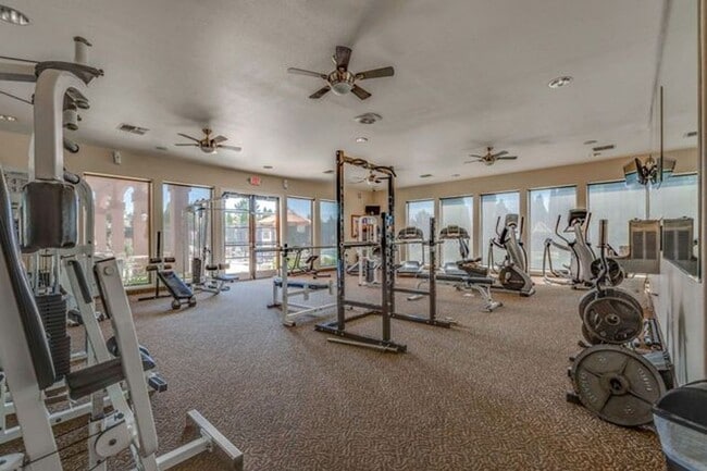Building Photo - Fabulous Downstairs Condo at Silver Creek!