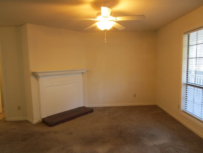 Building Photo - 645 Archdale Dr