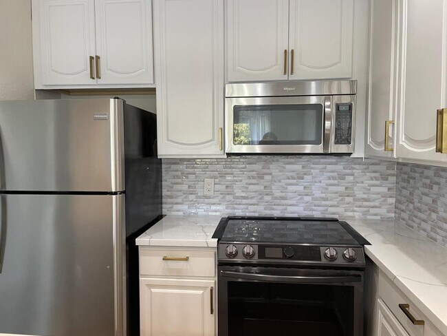 Building Photo - 381 Half Moon Ln #314