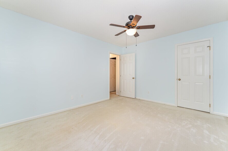 Building Photo - 1605 Budwood Dr