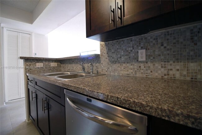 Building Photo - 10371 SW 150th Pl