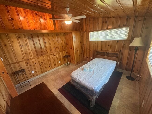 Building Photo - 3 dwelling property located in Rio Linda