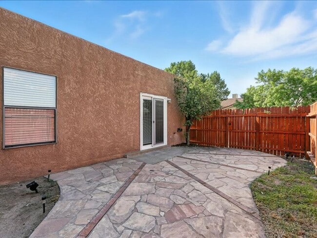 Building Photo - Coming Available July | For Rent | 3 Bed | 2 Bath | Private Yard | 2-Car Garage | HOA with Pool &...