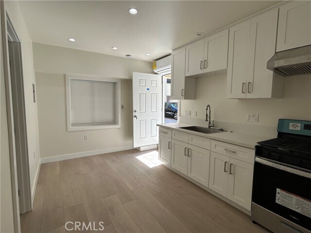 Building Photo - 212 S Reeves Dr