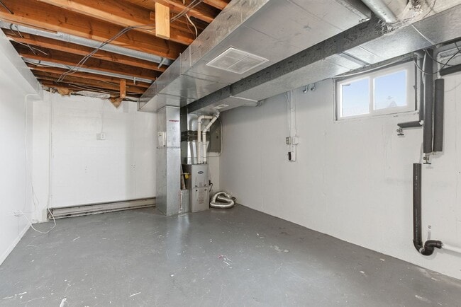 Building Photo - Charming 4 Bed, 2 Bath w/ Garage! *HOLIDAY SPECIAL: $1,000 OFF!*