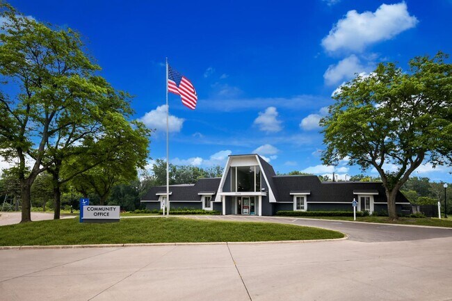 Building Photo - 38140 Ducharme Dr