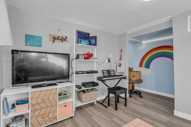 Building Photo - 1992 Afton Cir