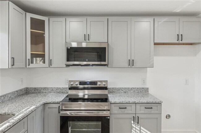 Building Photo - 4179 Hanes Dr