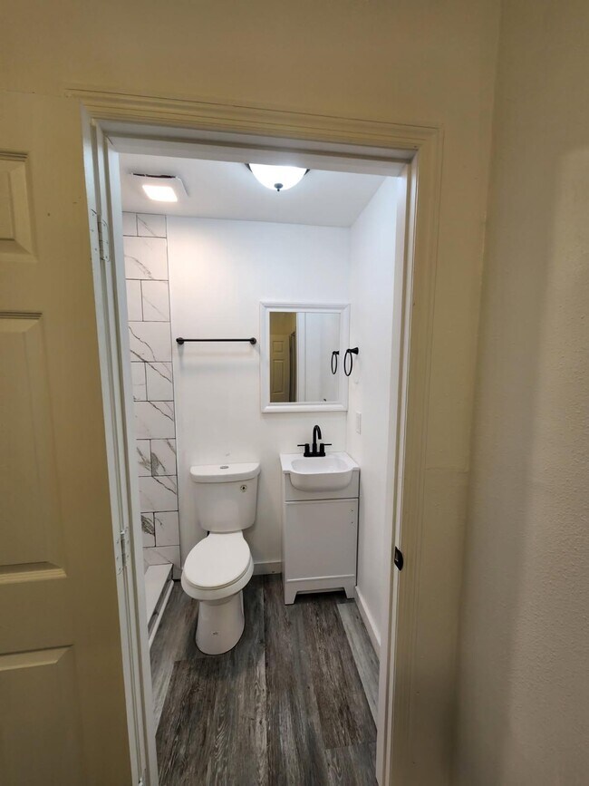 Building Photo - 1546 Moonflower St