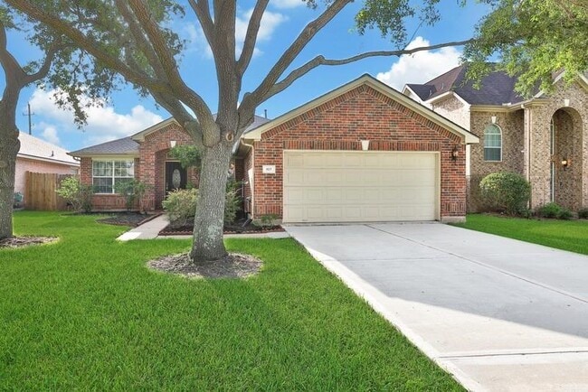 Primary Photo - 815 McIntosh Bend Dr