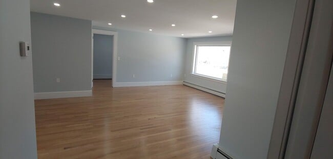 Building Photo - ***Please Respond Directly to the Online Listing, Calls May Not Be Returned***