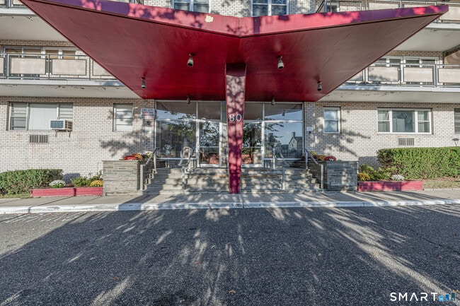 Building Photo - 80 Cartright St